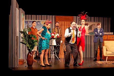 Jaroslav Slánský, Olga "Háta" Želenská, Petr Gelnar, Martin Sobotka, Adéla Gondíková, Václav Jiráček v komedii Svatba bez ...